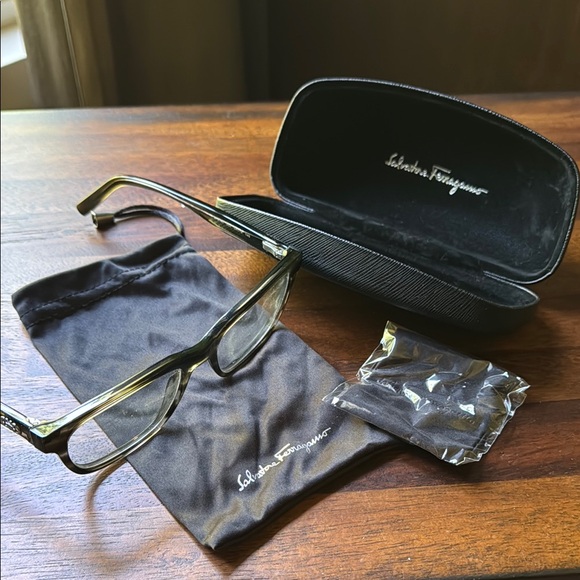 Salvatore Ferragamo Eyeglasses new SF2780 - Picture 1 of 5